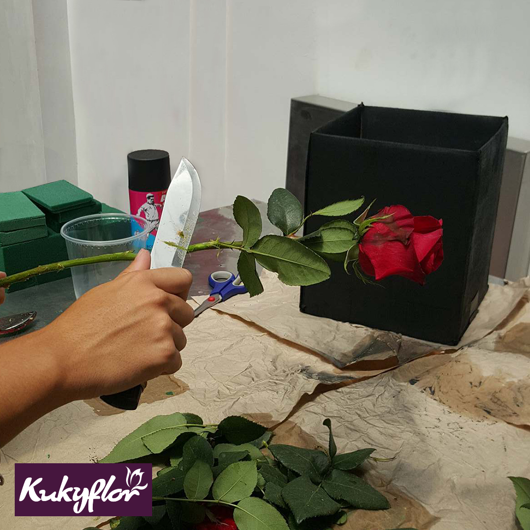 Kukyflor  Personaliza tus regalos: Flores y manualidades